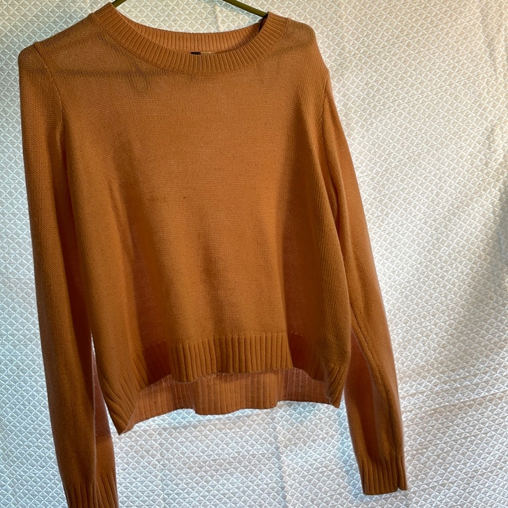 H&M divided coral/light pink crewneck sweater size M